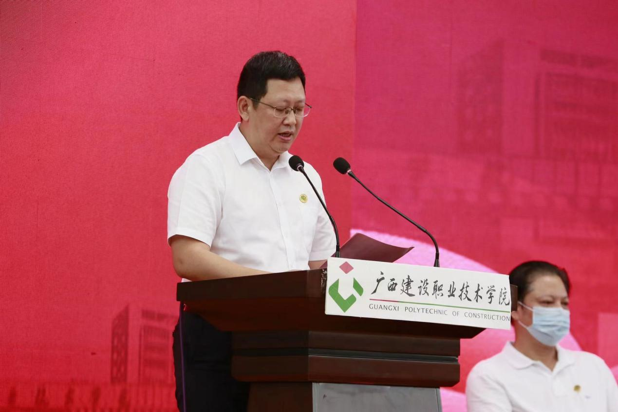 吴坤校长在2022届毕业生毕业典礼发言